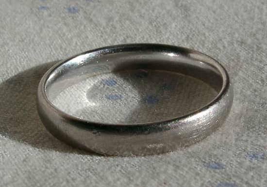 What Alloys are Commonly Mixed with Gold?